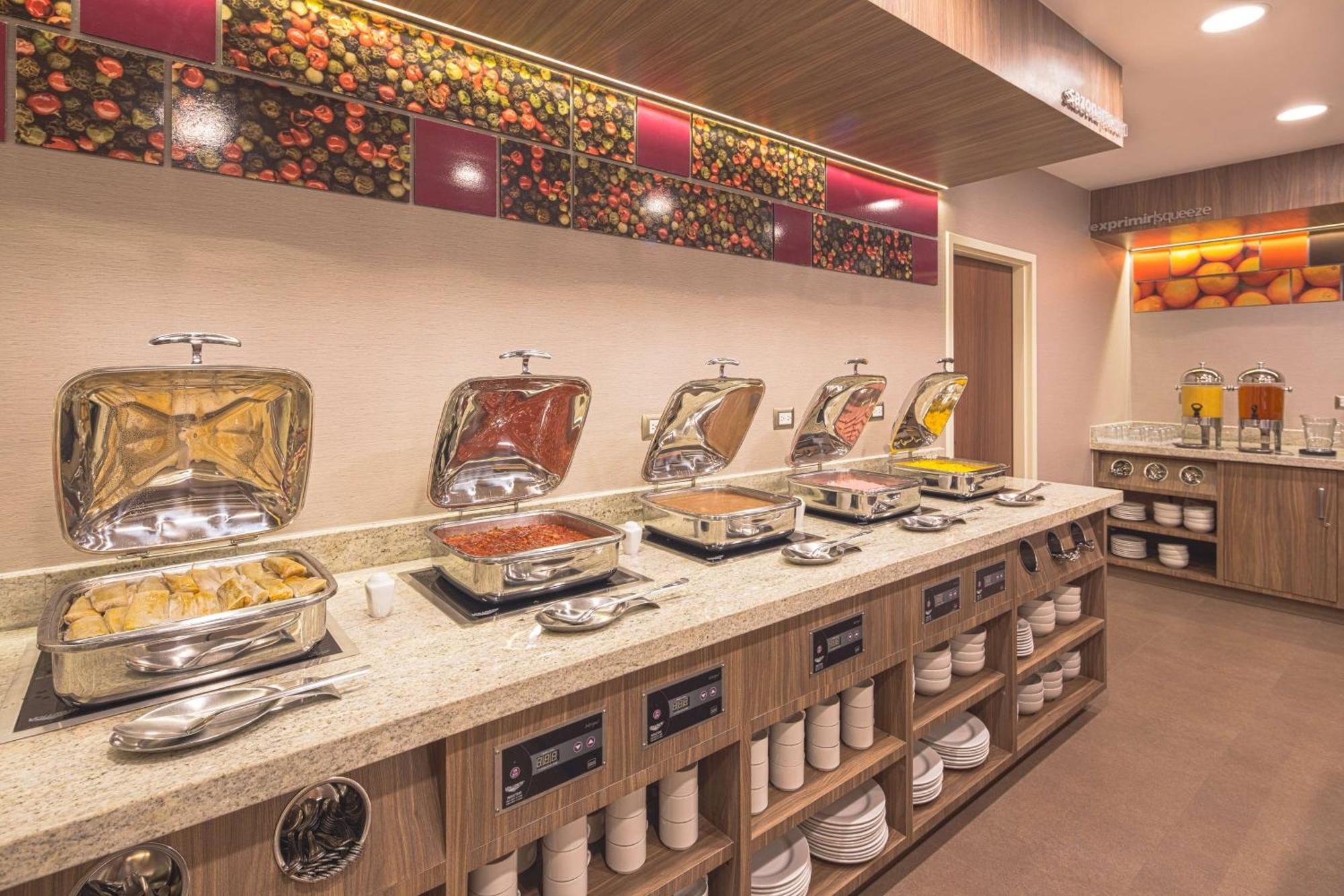 Hampton By Hilton Monterrey Galerias Obispado Bagian luar foto