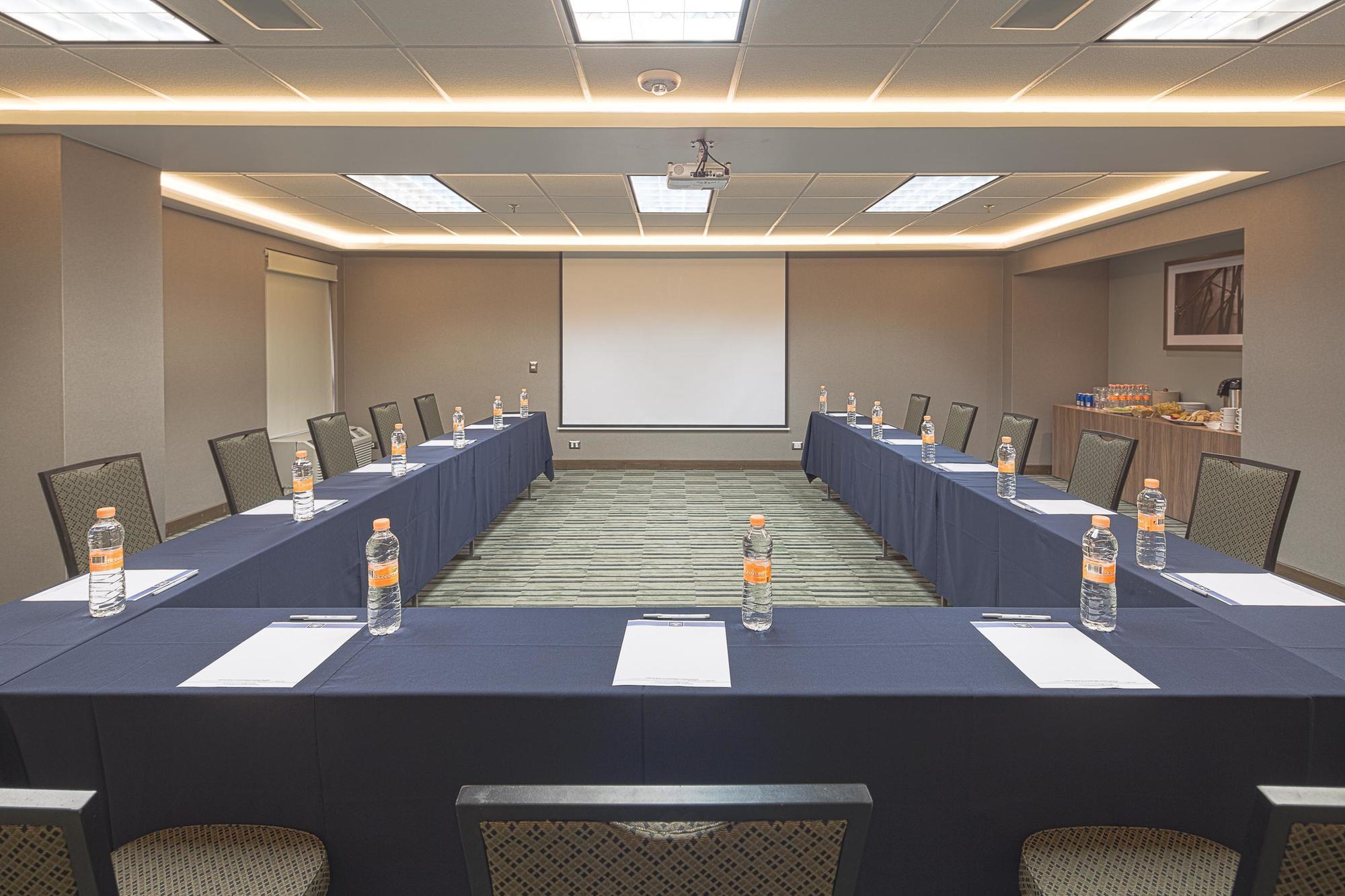 Hampton By Hilton Monterrey Galerias Obispado Bagian luar foto